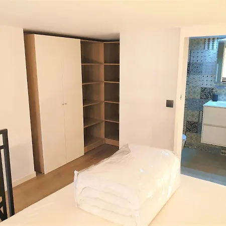 Duplex Centre 404