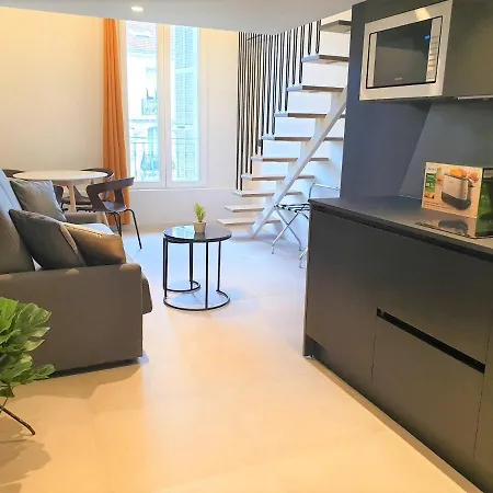 Duplex Centre 404