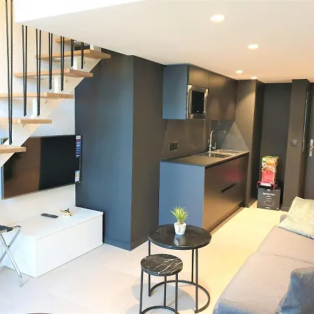 Duplex Centre 404 アパート *